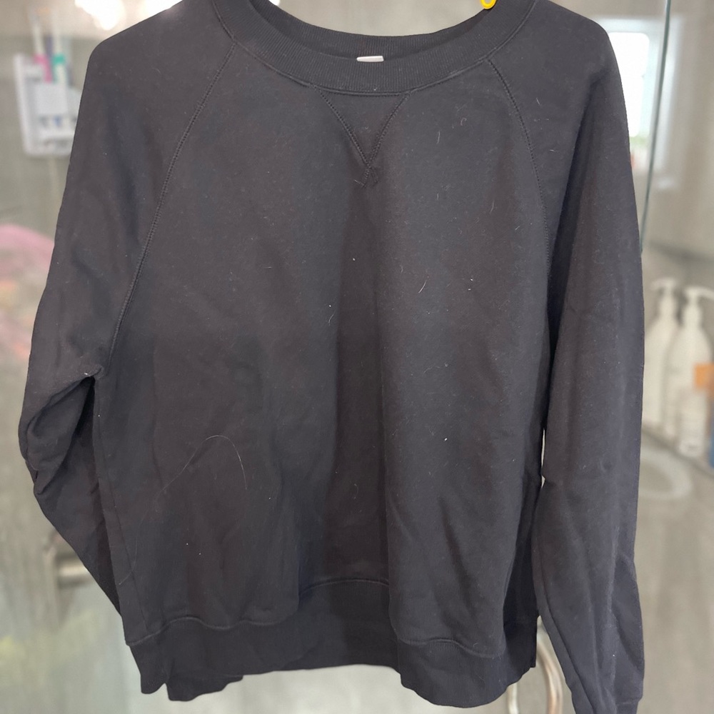 Black sweatshirt